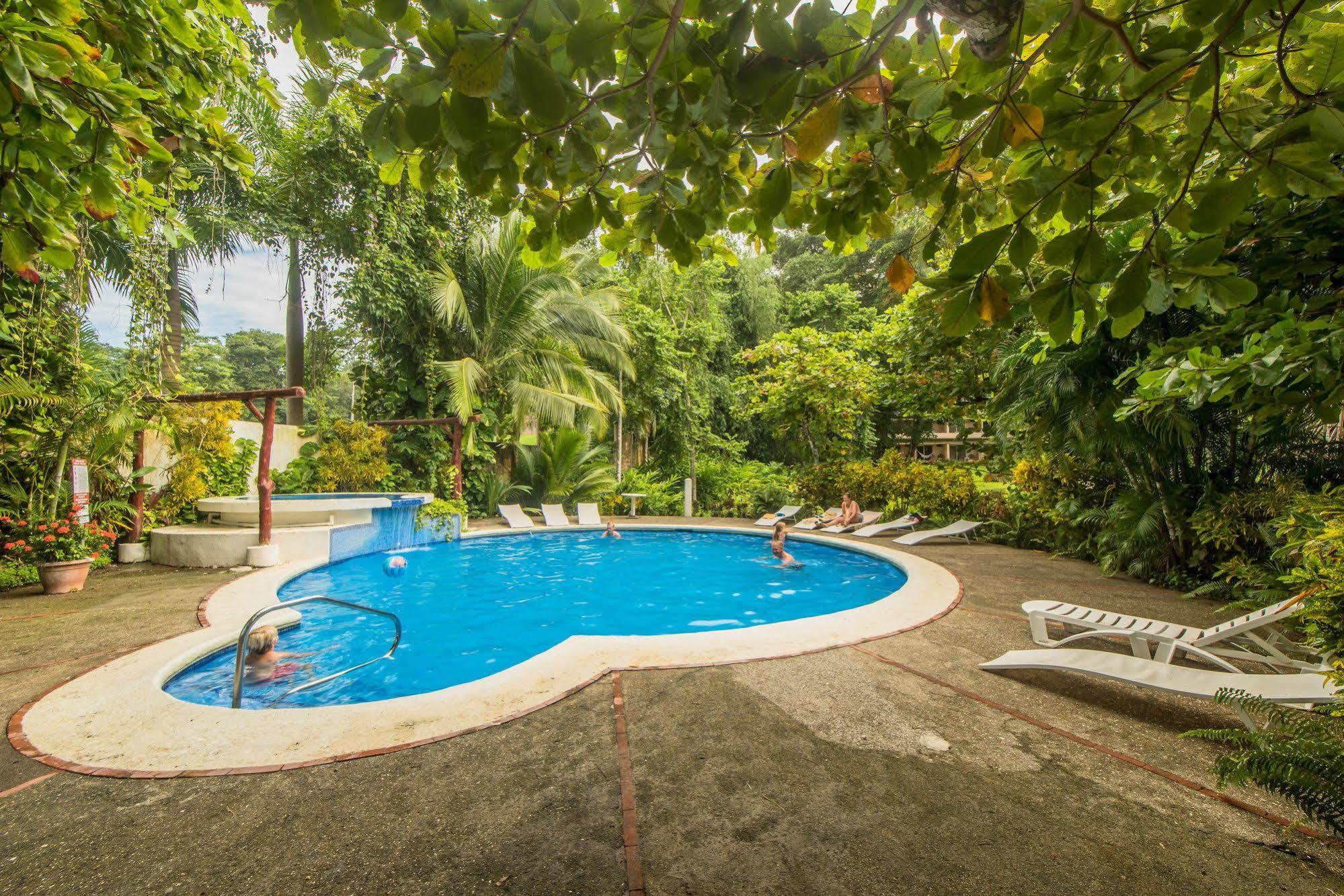 Karahe Beach Hotel Manuel Antonio Exteriör bild