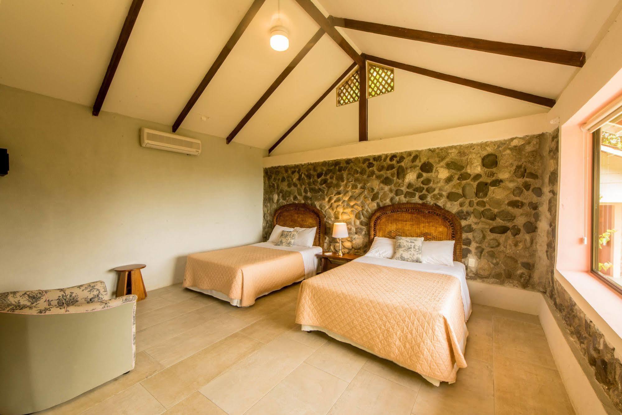 Karahe Beach Hotel Manuel Antonio Exteriör bild