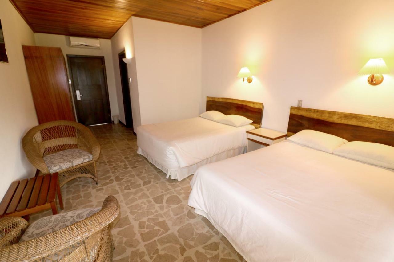 Karahe Beach Hotel Manuel Antonio Exteriör bild